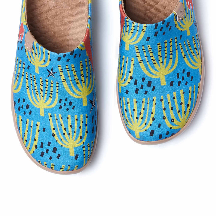UIN Footwear Women Happy Corals Malaga Women Canvas loafers