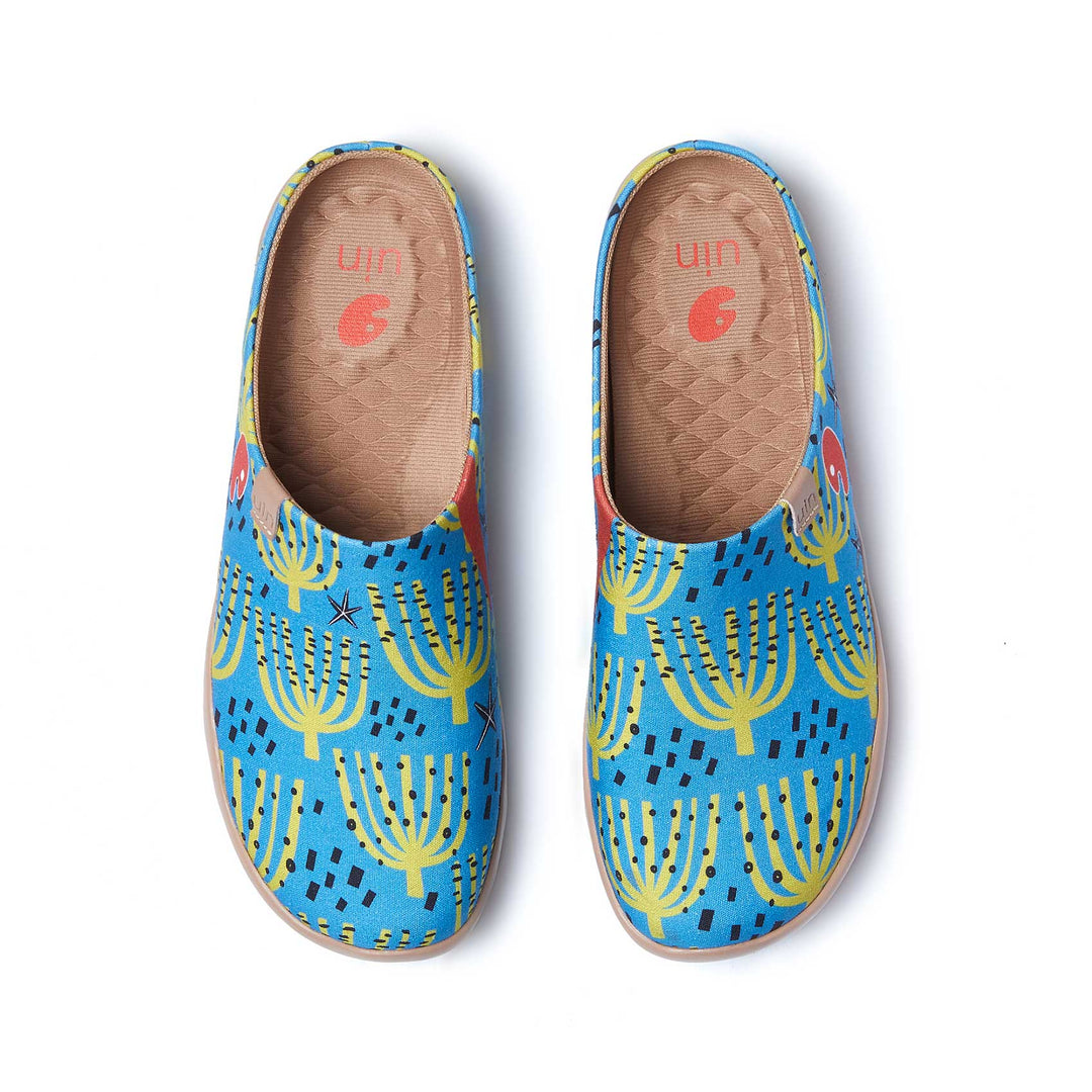 UIN Footwear Women Happy Corals Malaga Women Canvas loafers
