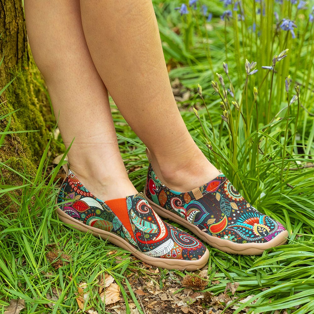 UIN Footwear Women UIN Women's Artist-Designed Slip-On Canvas for Travel Cotton Duck Canvas Sneakers Wonder Mandala Toledo I Canvas loafers