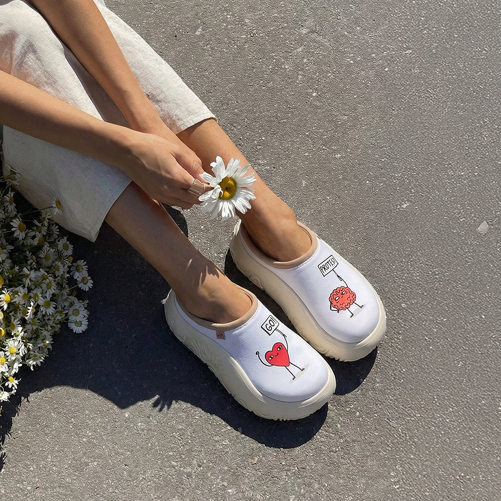 Love Wins Vigo VII Women