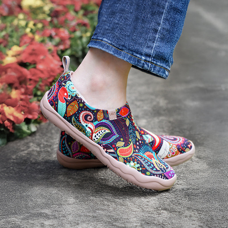 UIN Women's Art Painted Travel Shoes Slip On Canvas Casual Loafers