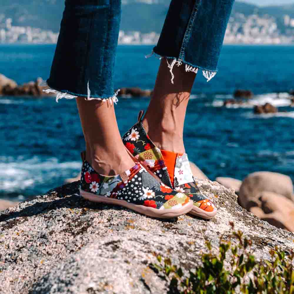 UIN Blossom Women's Fashion Floral Art Sneaker Painted Canvas Slip