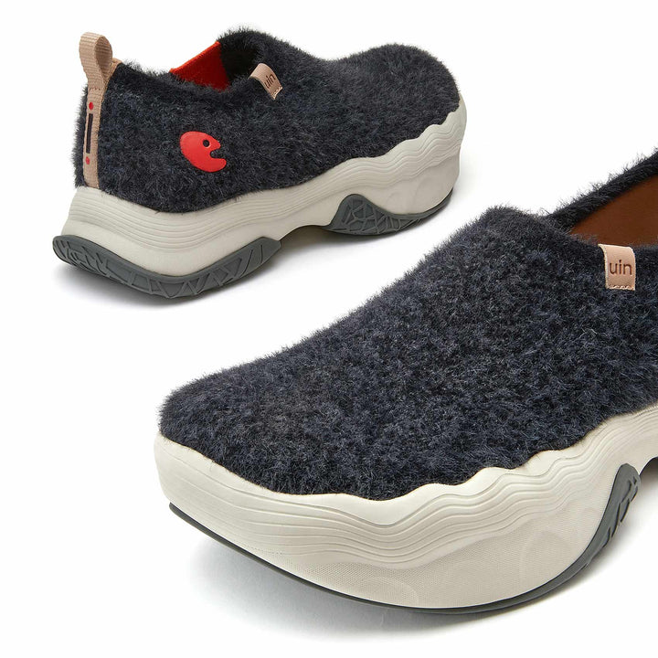 UIN Footwear Women Bouncing Black Toledo V Momen Canvas loafers