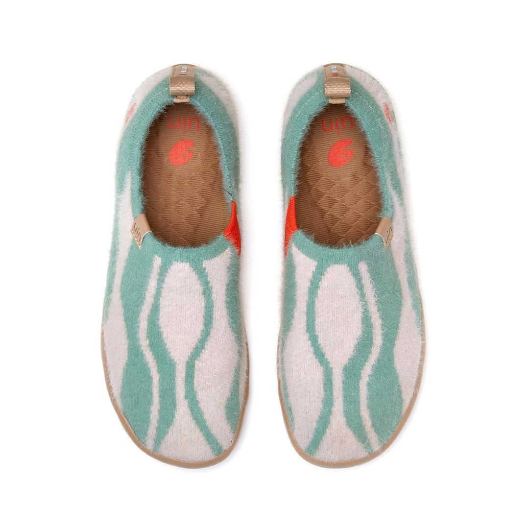 UIN Footwear Women Spring Peach Toledo I Women Canvas loafers