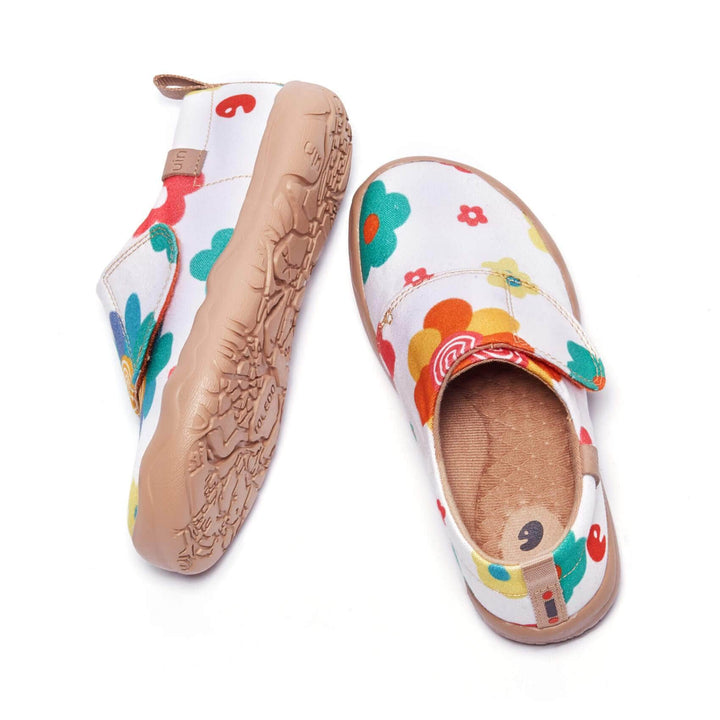 UIN Footwear Kid Flowers Market Kid Canvas loafers