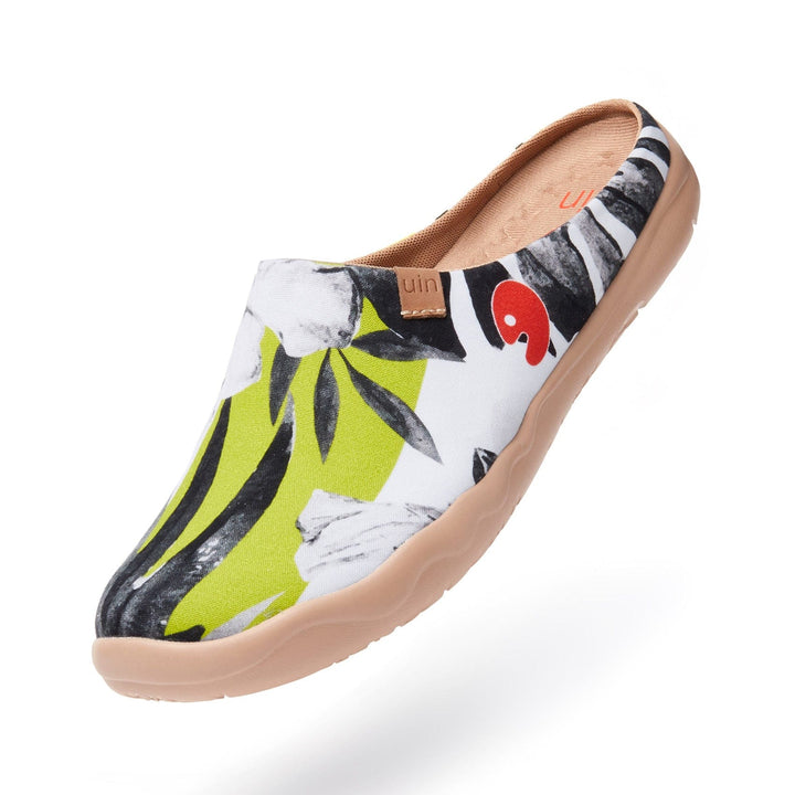 UIN Footwear Men Hibiscus in Full Bloom Malaga slipper Men Canvas loafers