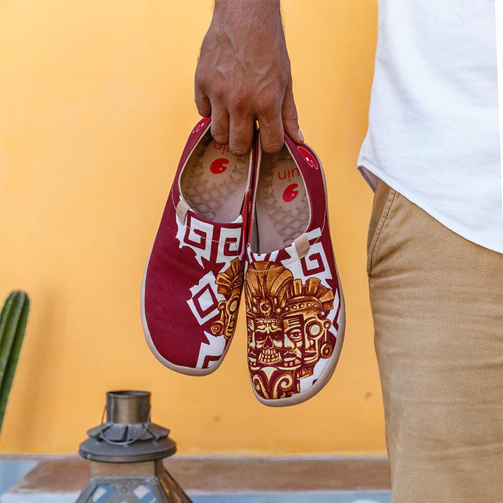 UIN Footwear Men Mayan Totem Canvas loafers