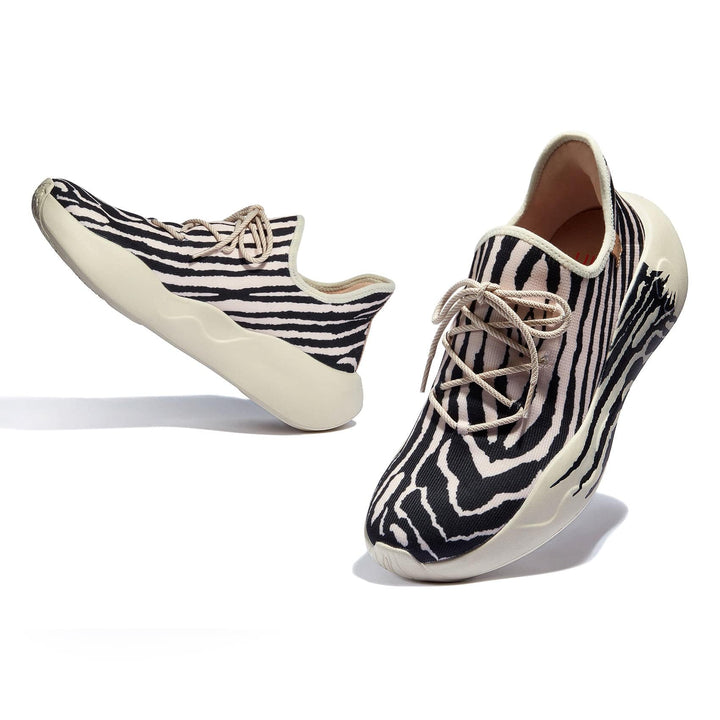 UIN Footwear Men Zebra-Stripe San Sebastian II Men Canvas loafers