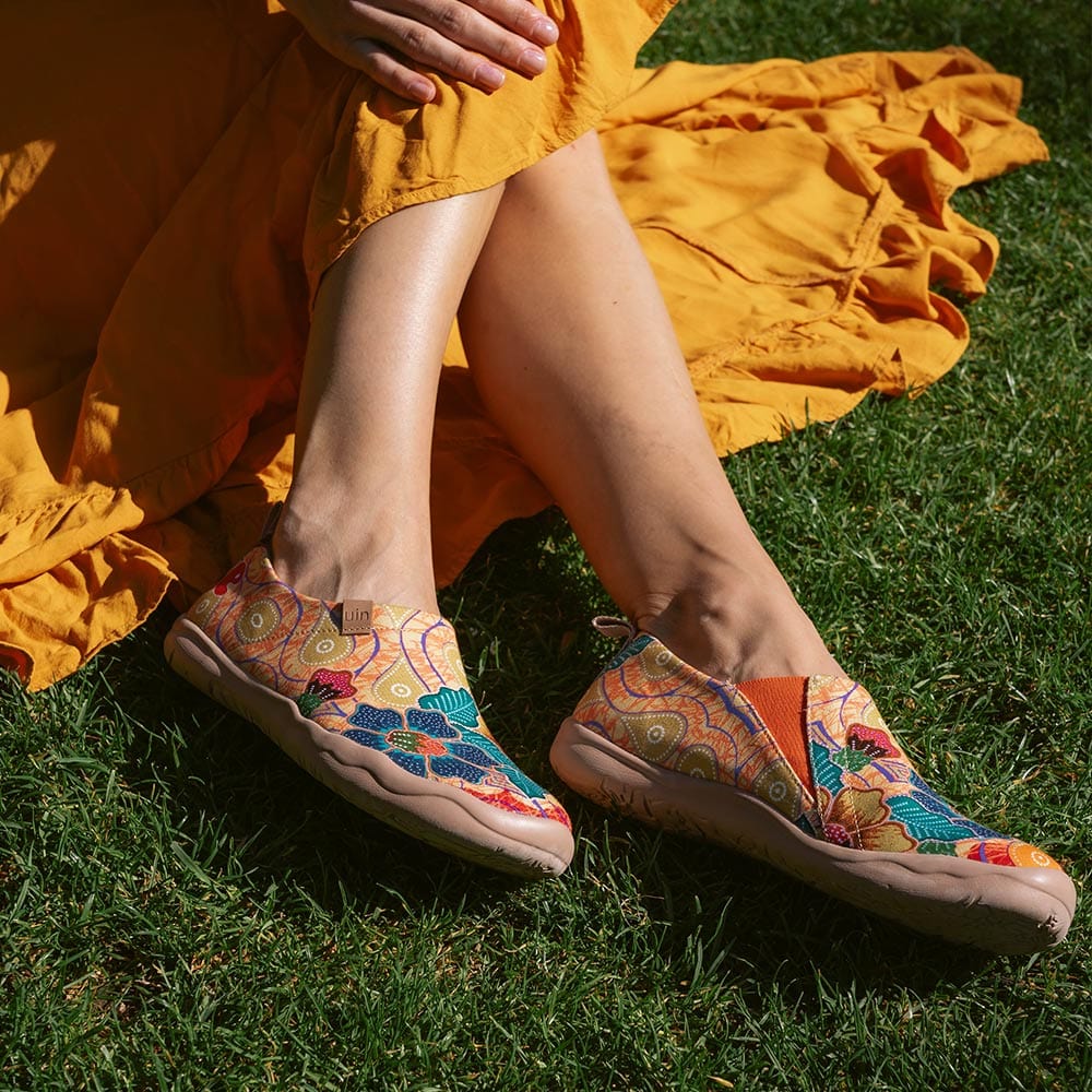UIN Footwear Women Batik Flower Toledo I Women Canvas loafers