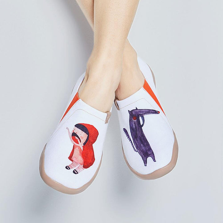 UIN Footwear Women Little Red Canvas loafers