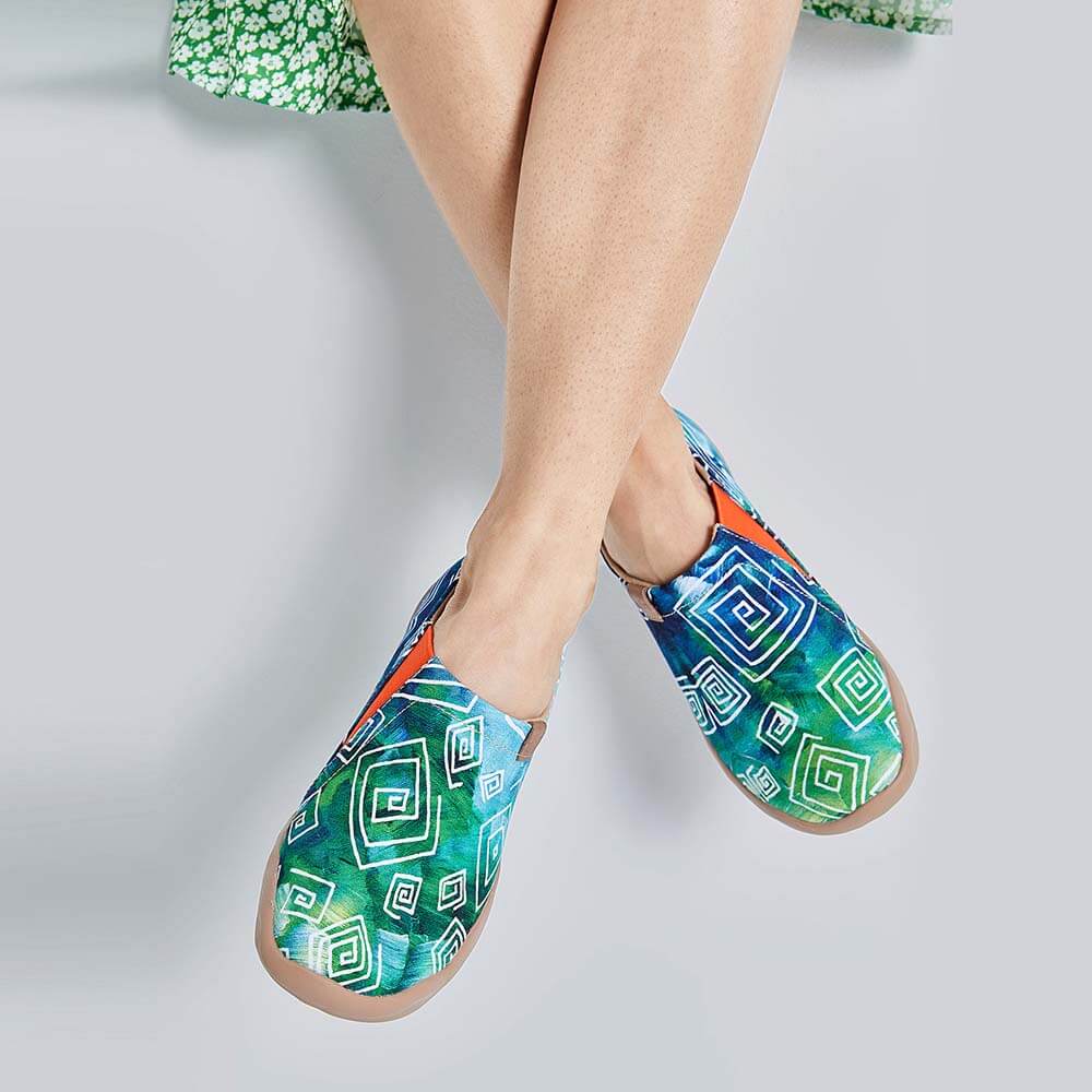 UIN Footwear Women LOVE IN SPRING Canvas loafers