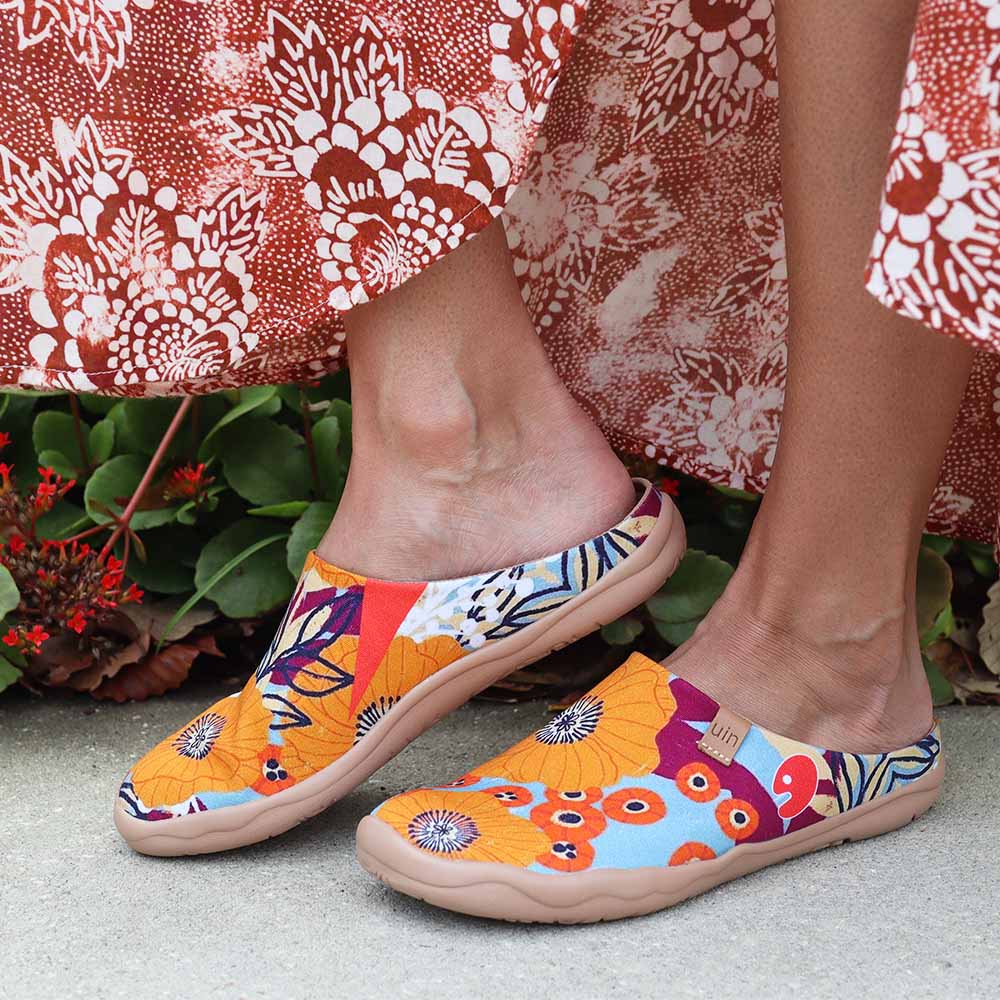 UIN Footwear Women Marigolds Malaga Slipper Women Canvas loafers