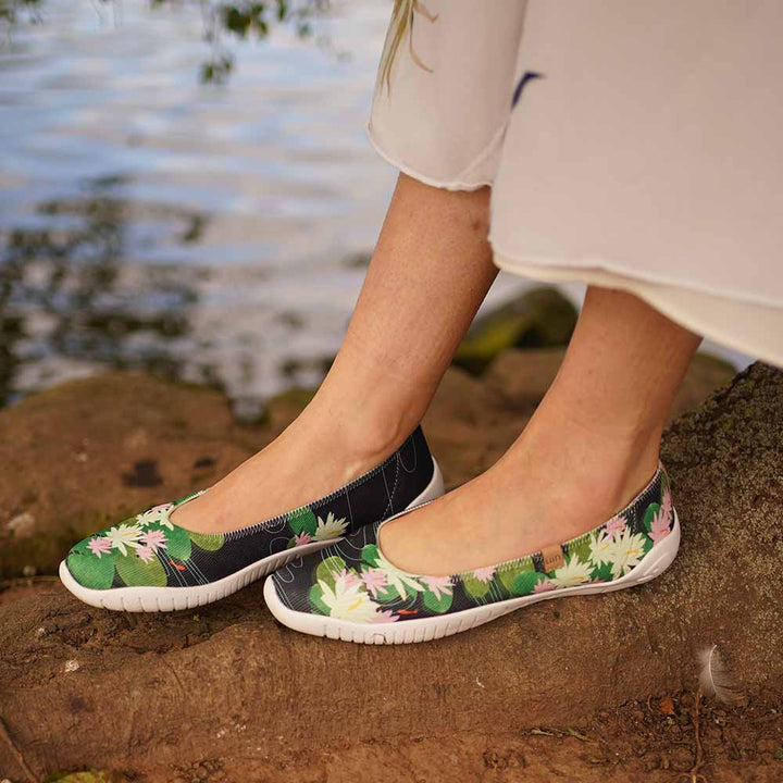 UIN Footwear Women Monet The Water-Lily Pond V2 Menorca Women Canvas loafers