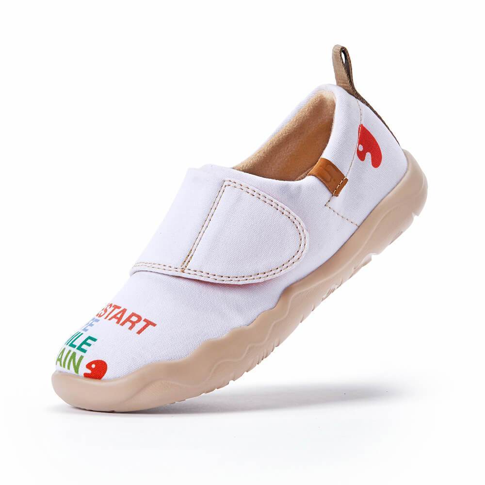 UIN Footwear Women Smiley Canvas Canvas loafers
