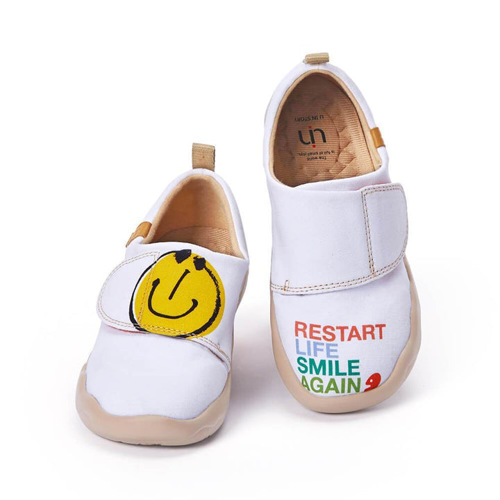 UIN Footwear Women Smiley Canvas Canvas loafers