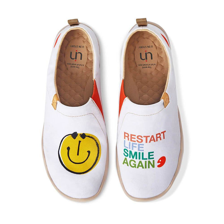UIN Footwear Women Women / 6.5 Smiley Canvas Canvas loafers