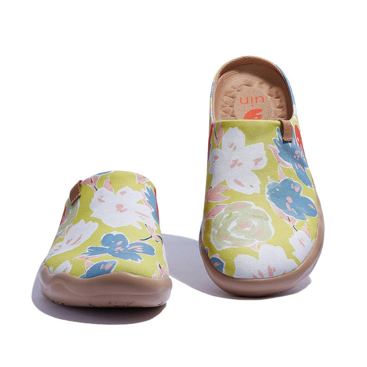 UIN Footwear Women Wildflower Fragrance Malaga Women Canvas loafers